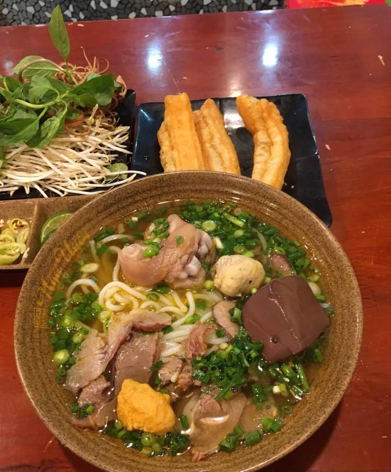 Start your Hanoi Travel with a bold bowl